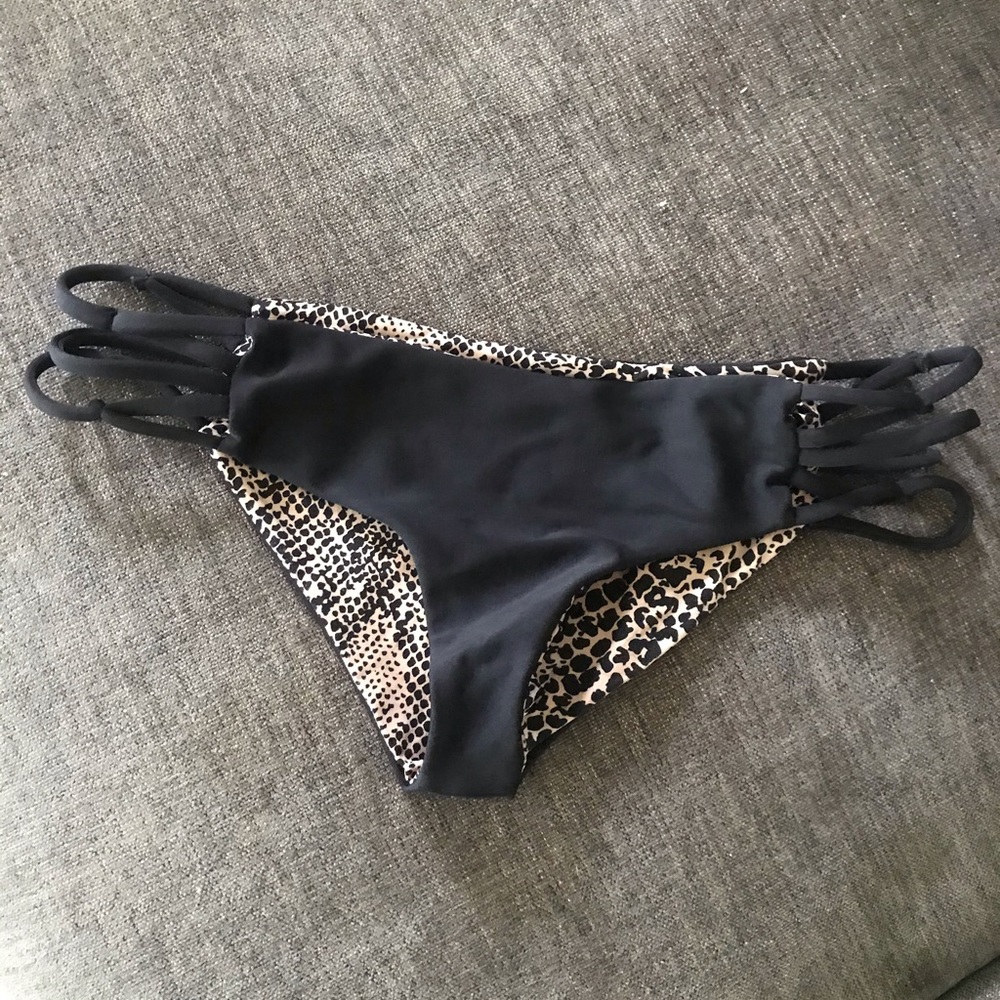 Acacia black (storm) bottoms